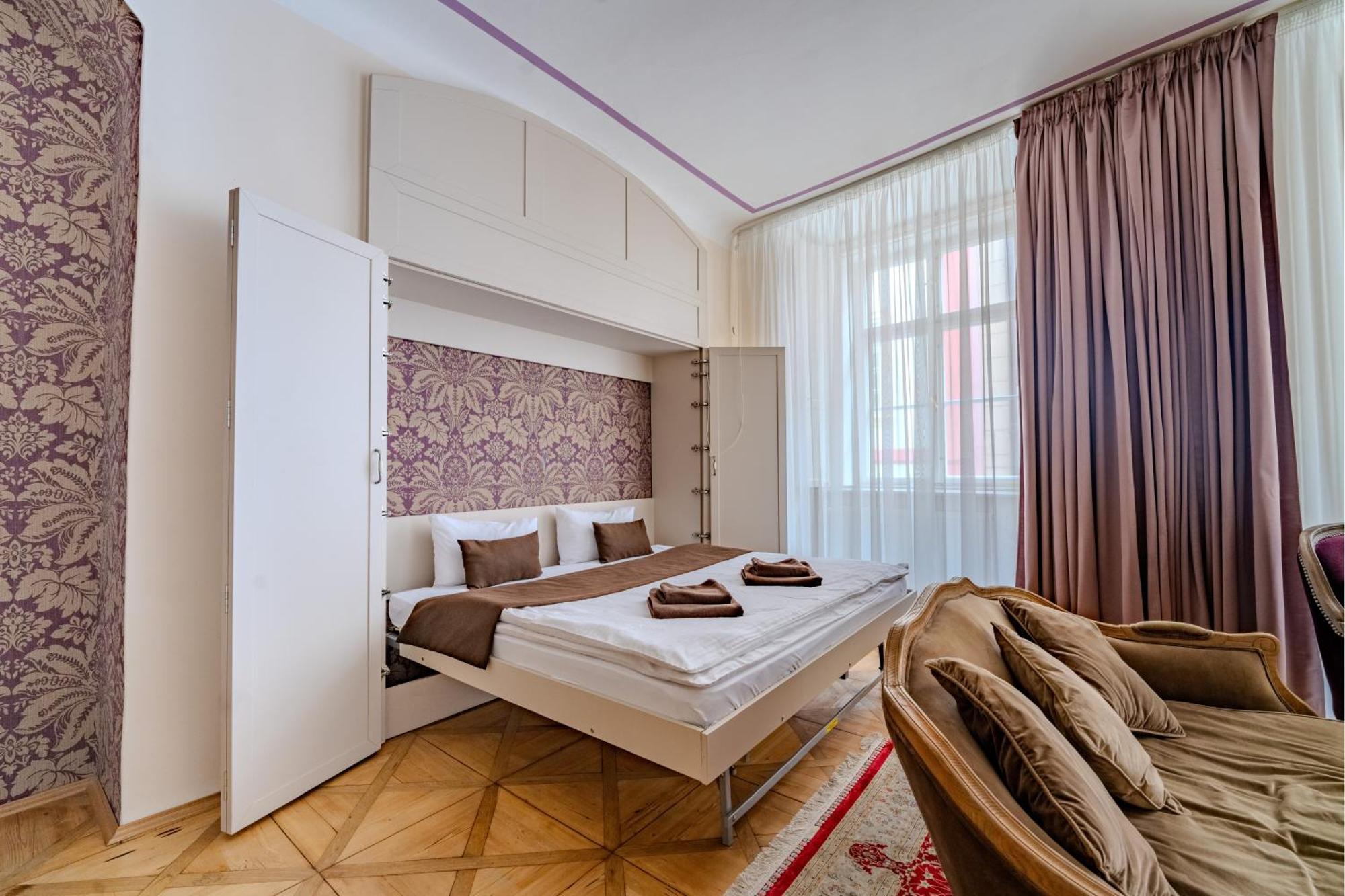 Extraordinary Prague Apartment — Photos 3